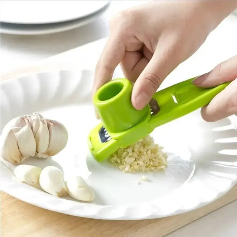 Mini Manual Garlic Grinder Crusher Kitchen Garlic Mashing Tool